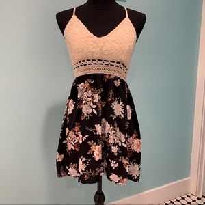 EUC Iris Spaghetti strap mini dress size large